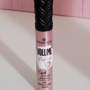 ❤️ Essence Curl and Hold Volume Stylist Mascara ❤️